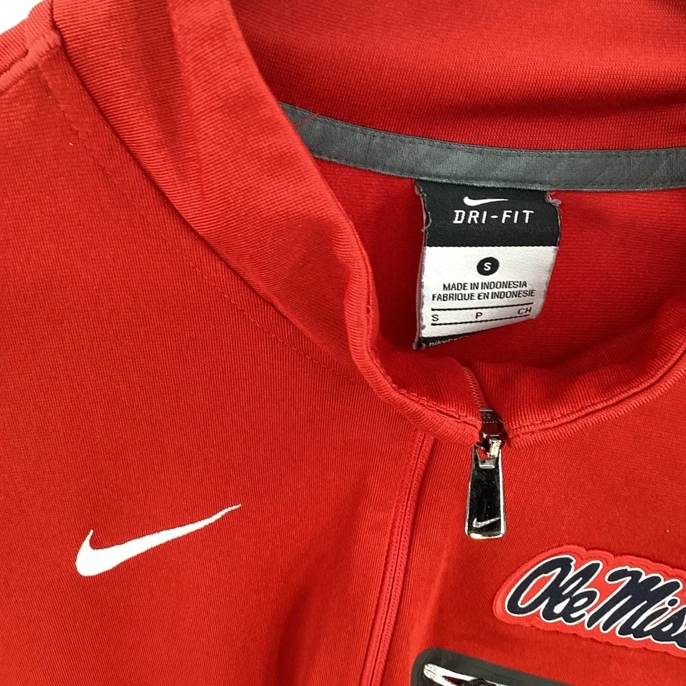 Men's Nike Ole Miss‎ Rebels Long Sleeved Performance 1/4 Zip Red Small